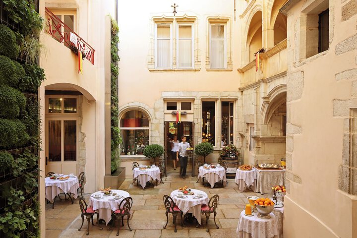 Hotel Exterior 139 of 147