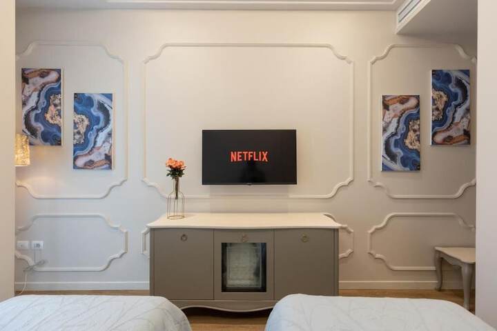 Room 13 of 23