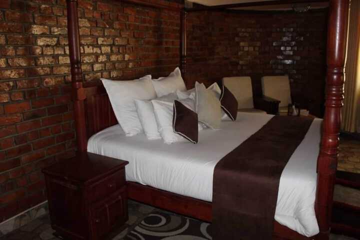 Room 4 of 23