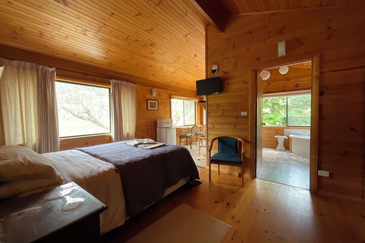 Room 4 of 66