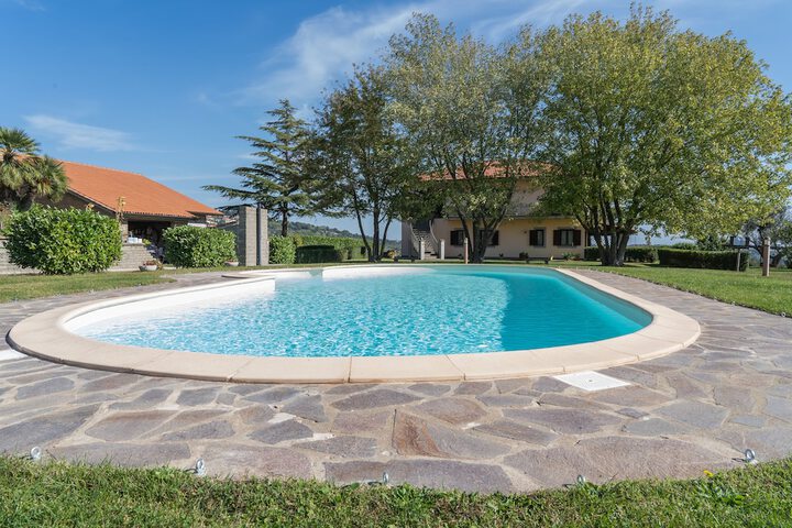 Pool 19 of 39