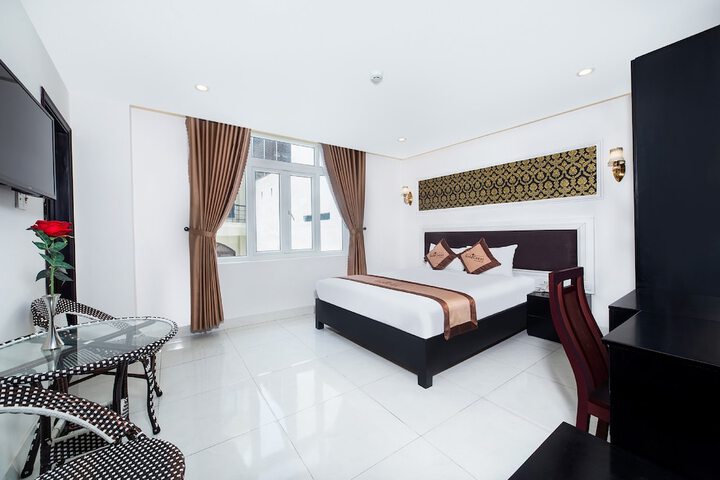 Room 2 of 35