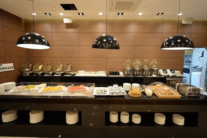 Dining 66 of 79