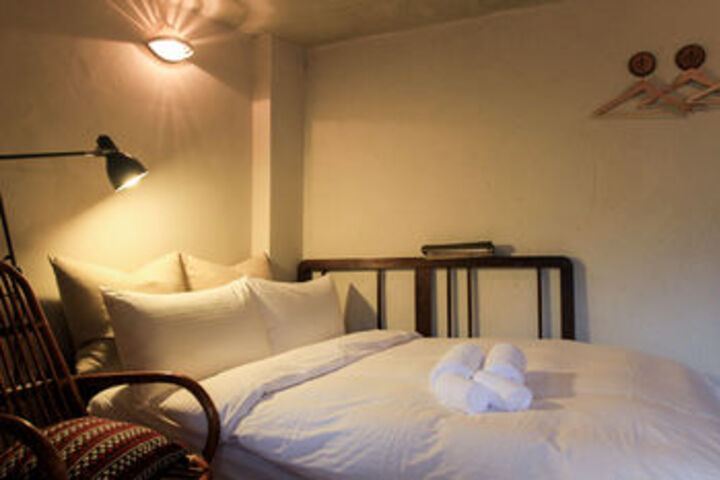 Room 33 of 60