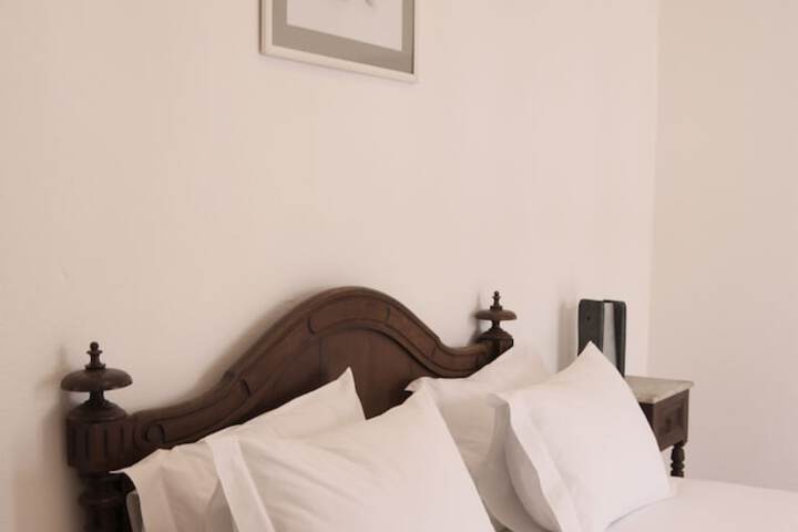 Room 10 of 25
