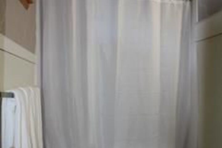 Room 2 of 102