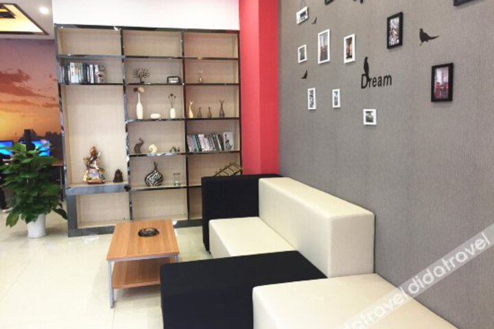 Fufeng Zhishang Hotel