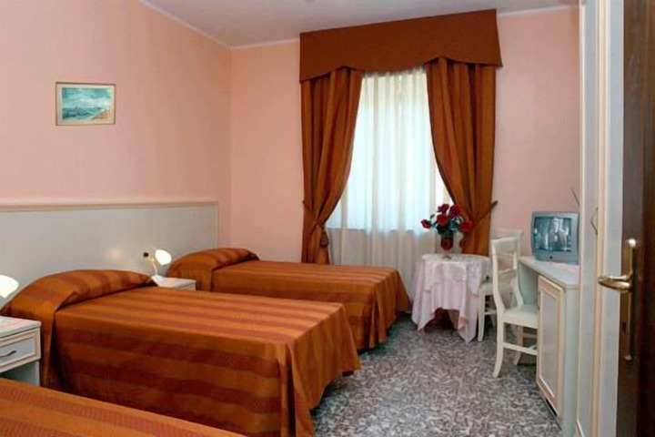 Room 7 of 52
