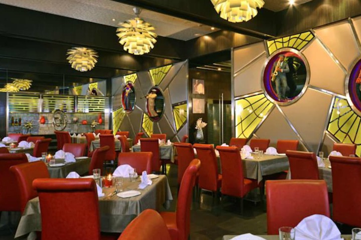 Dining 79 of 136