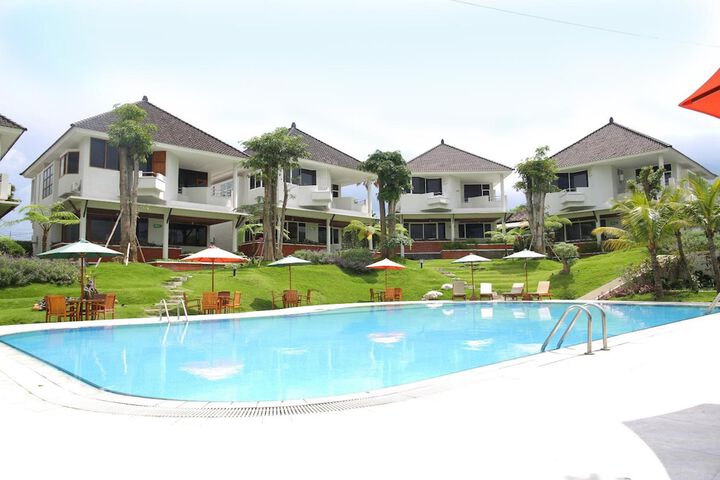 Pool 44 of 74