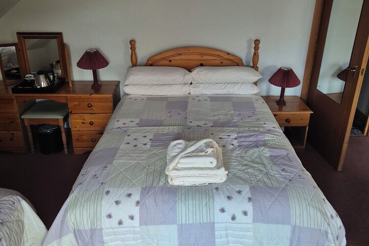 Room 5 of 33