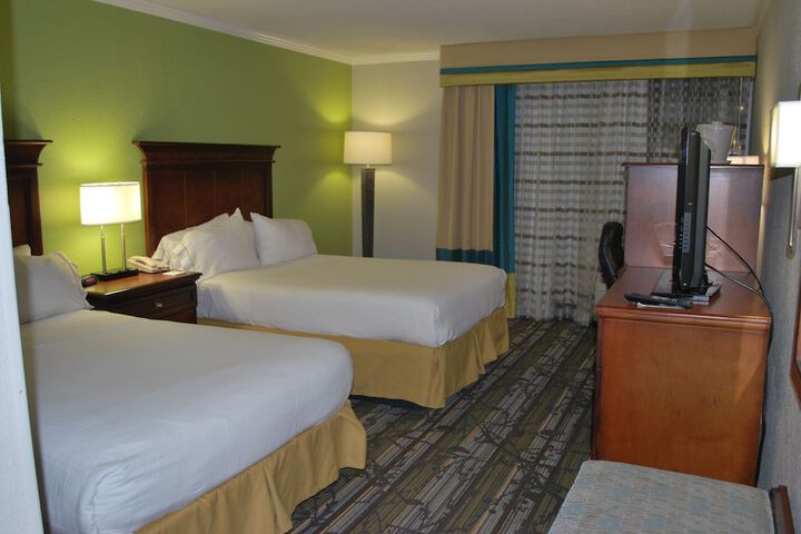 Double Accessible King Size Bed (4 of 10)