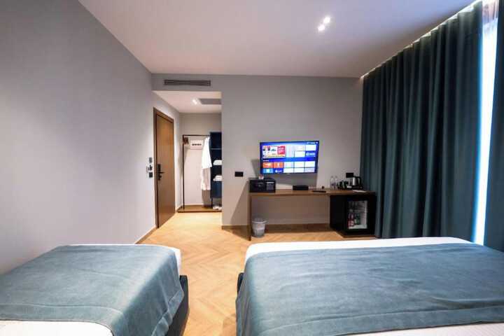 Room 96 of 265