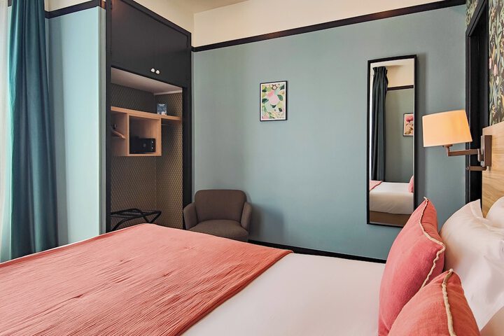 Room 79 of 122
