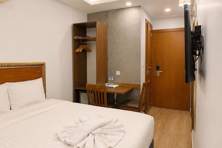 Room 30 of 64
