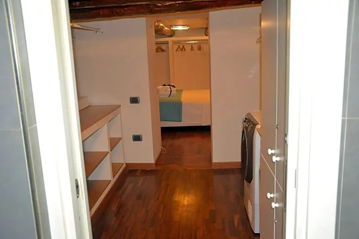 Room 6 of 23