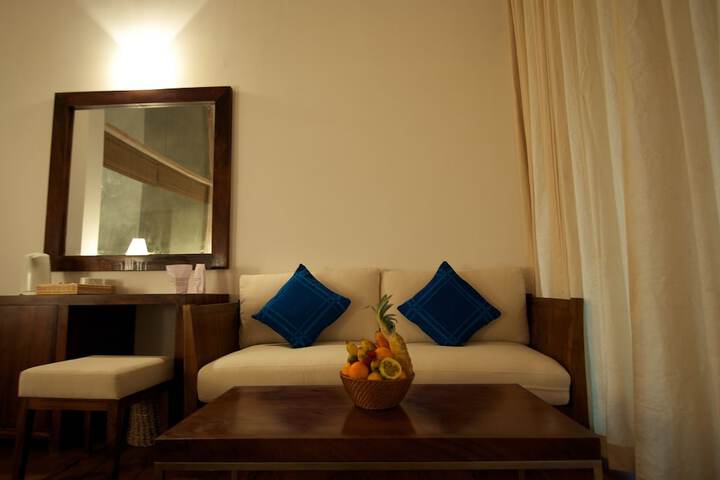 Room 10 of 28