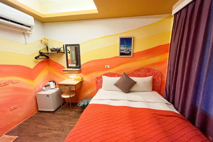 Room 22 of 39