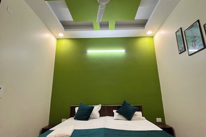 Room 3 of 14