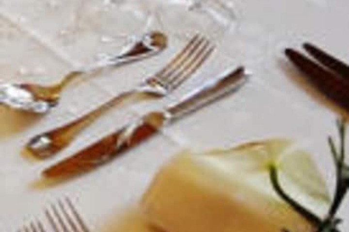 Dining 35 of 44