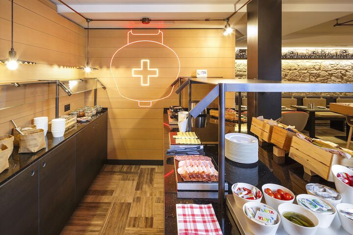 Breakfast area