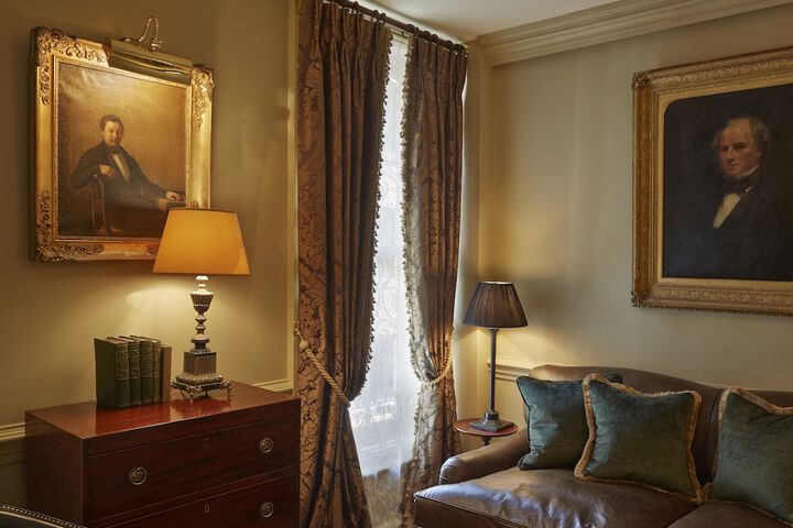Room 46 of 90