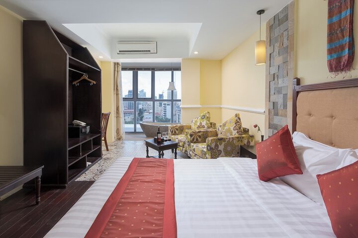 Room 4 of 37