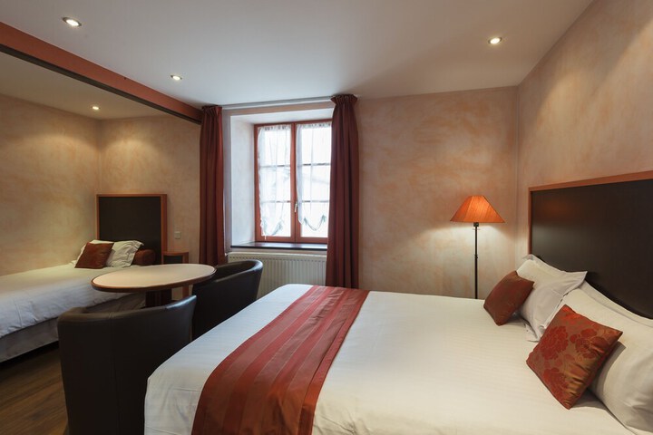 Room 26 of 65