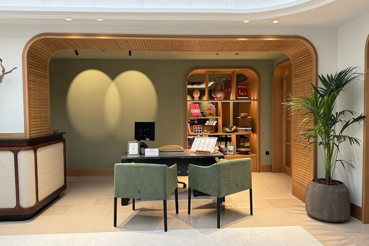 Entrance & Lobby