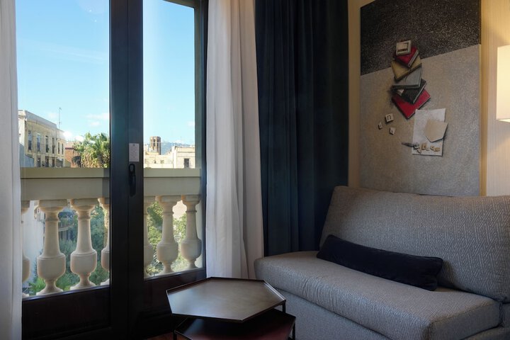Room 25 of 62
