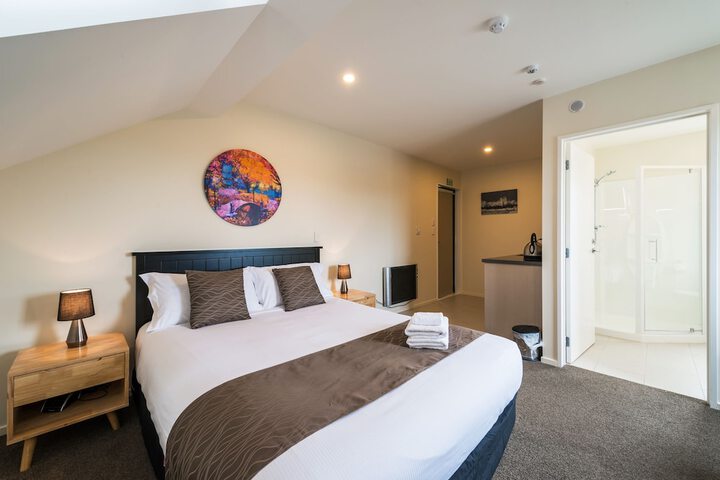 Room 4 of 30