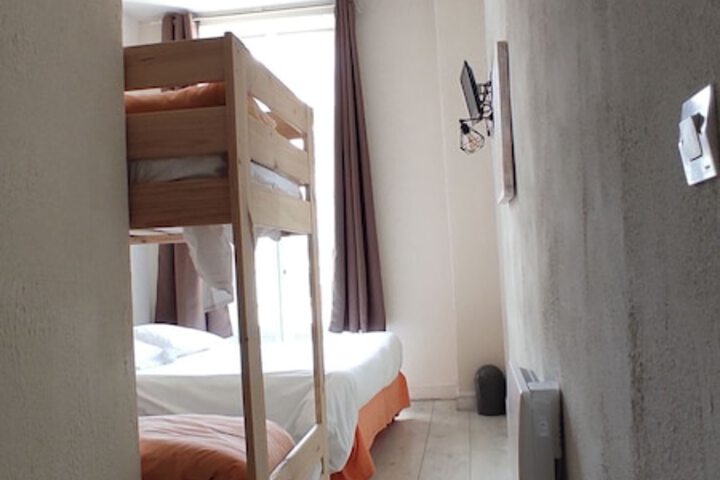 Room 17 of 25