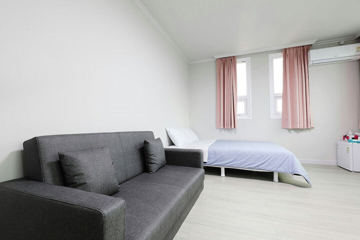Room 8 of 20