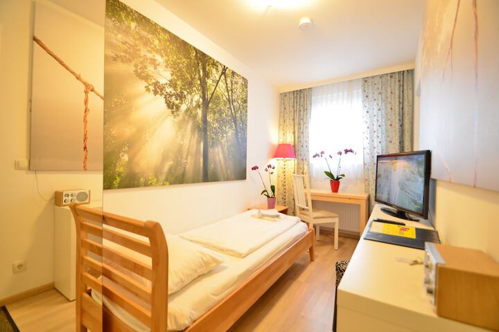Room 14 of 19