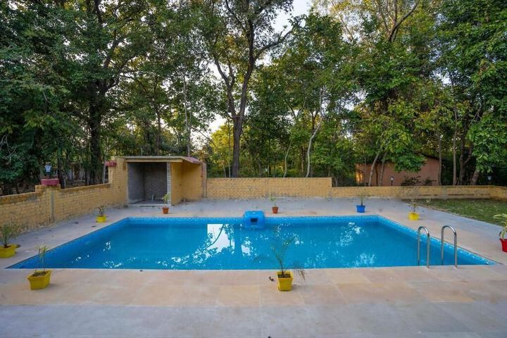 Pool 16 of 32
