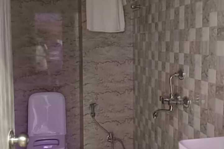Room 26 of 28
