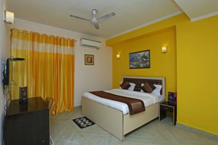Room 14 of 25