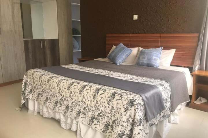 Room 5 of 33