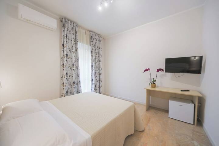 Room 12 of 65