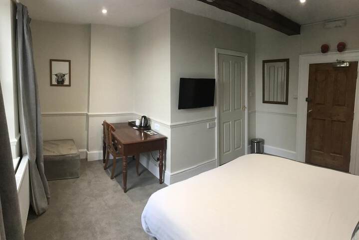 Room 5 of 15