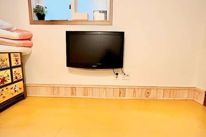Room 16 of 60
