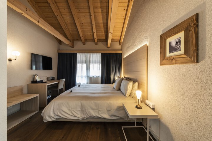 Room 12 of 70