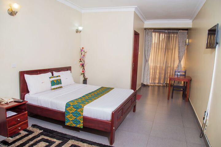Room 6 of 32