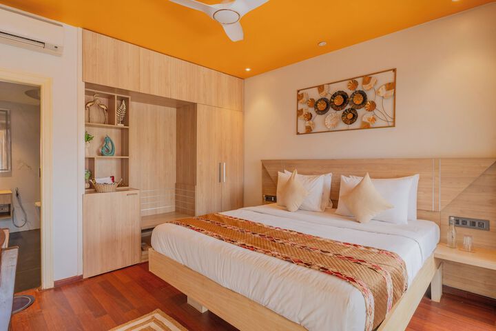 Room 6 of 34