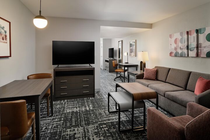 Room 21 of 33