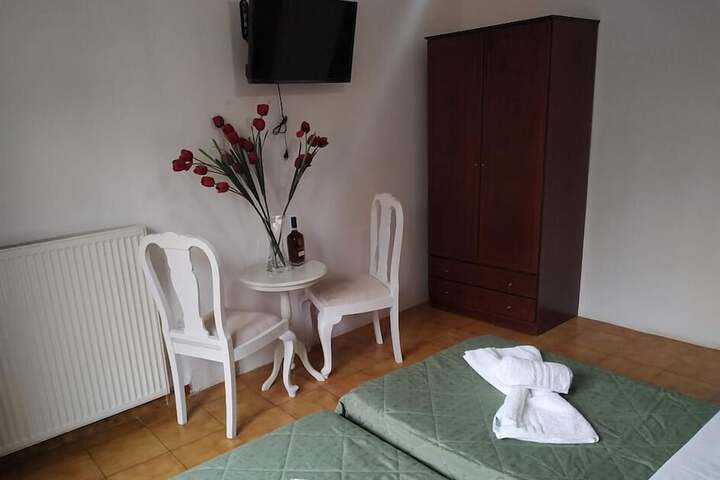 Room 28 of 51