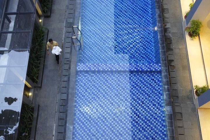 Pool Hotel