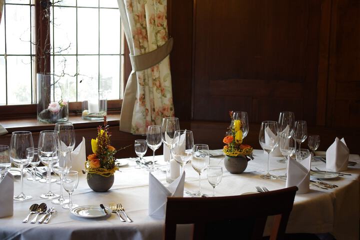 Dining 33 of 42