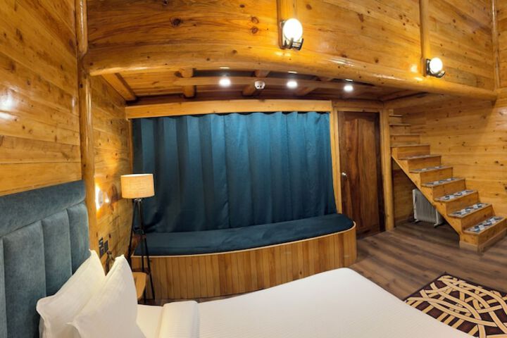 Room 2 of 36