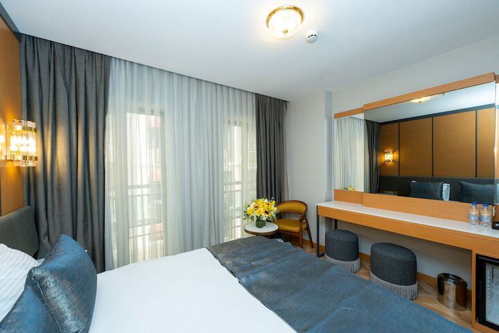 Room 37 of 144